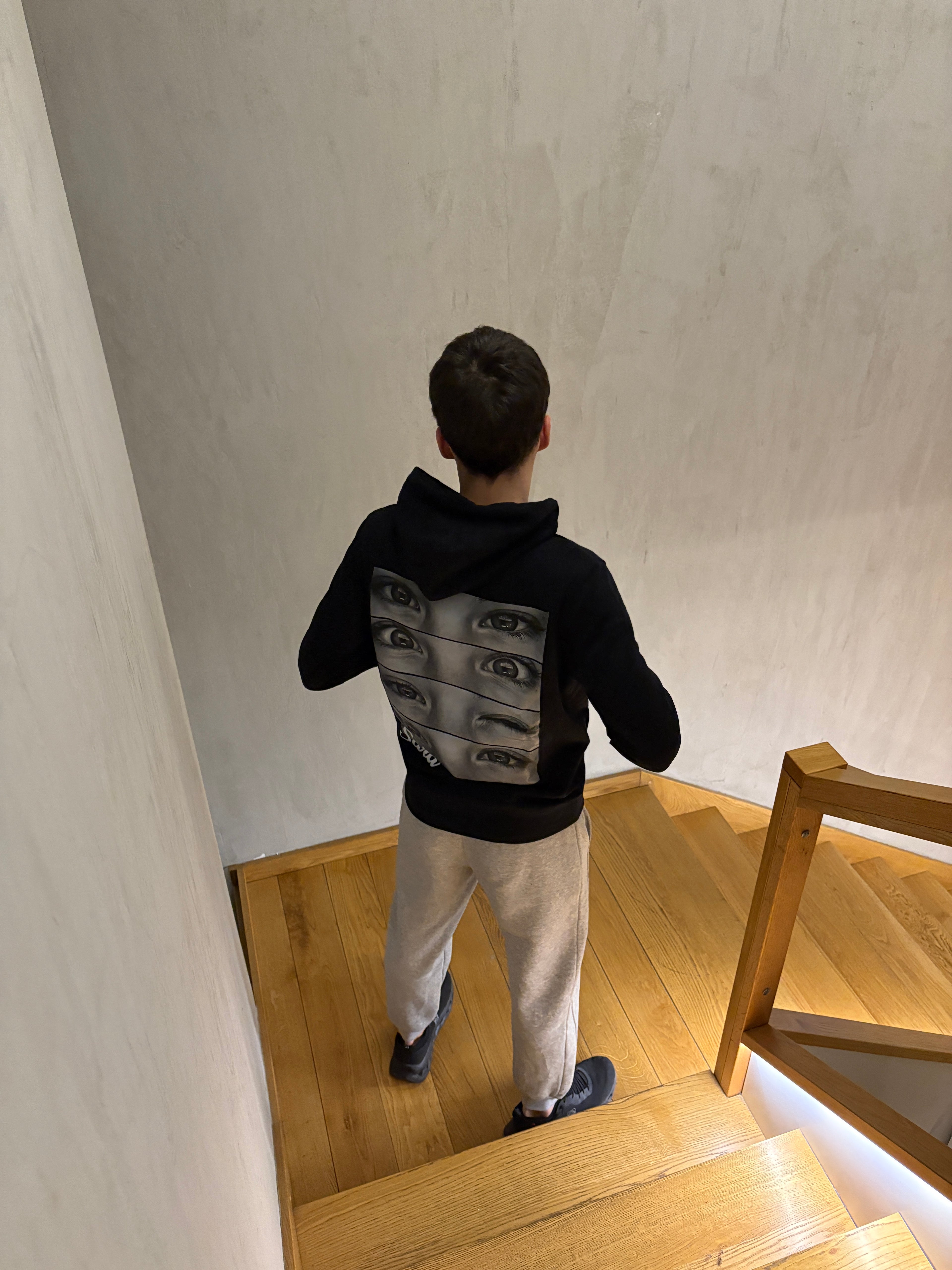 Eyes Never Lie Personalizovan Duks