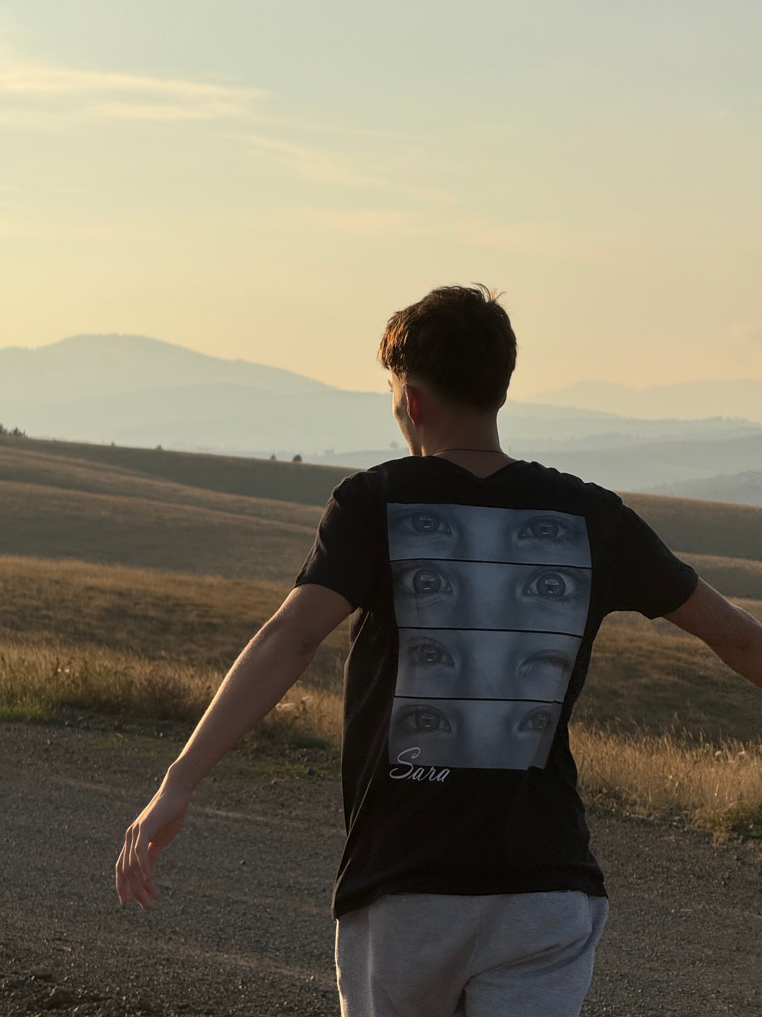 Eyes Never Lie Personalizovana Majica